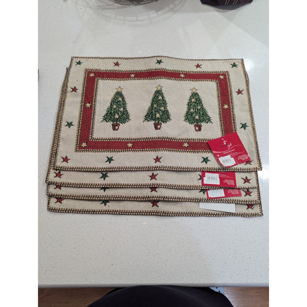 Holiday Style Tapestry Placemat Set Cream Christmas Tree 4-Piece 13x19 NEW